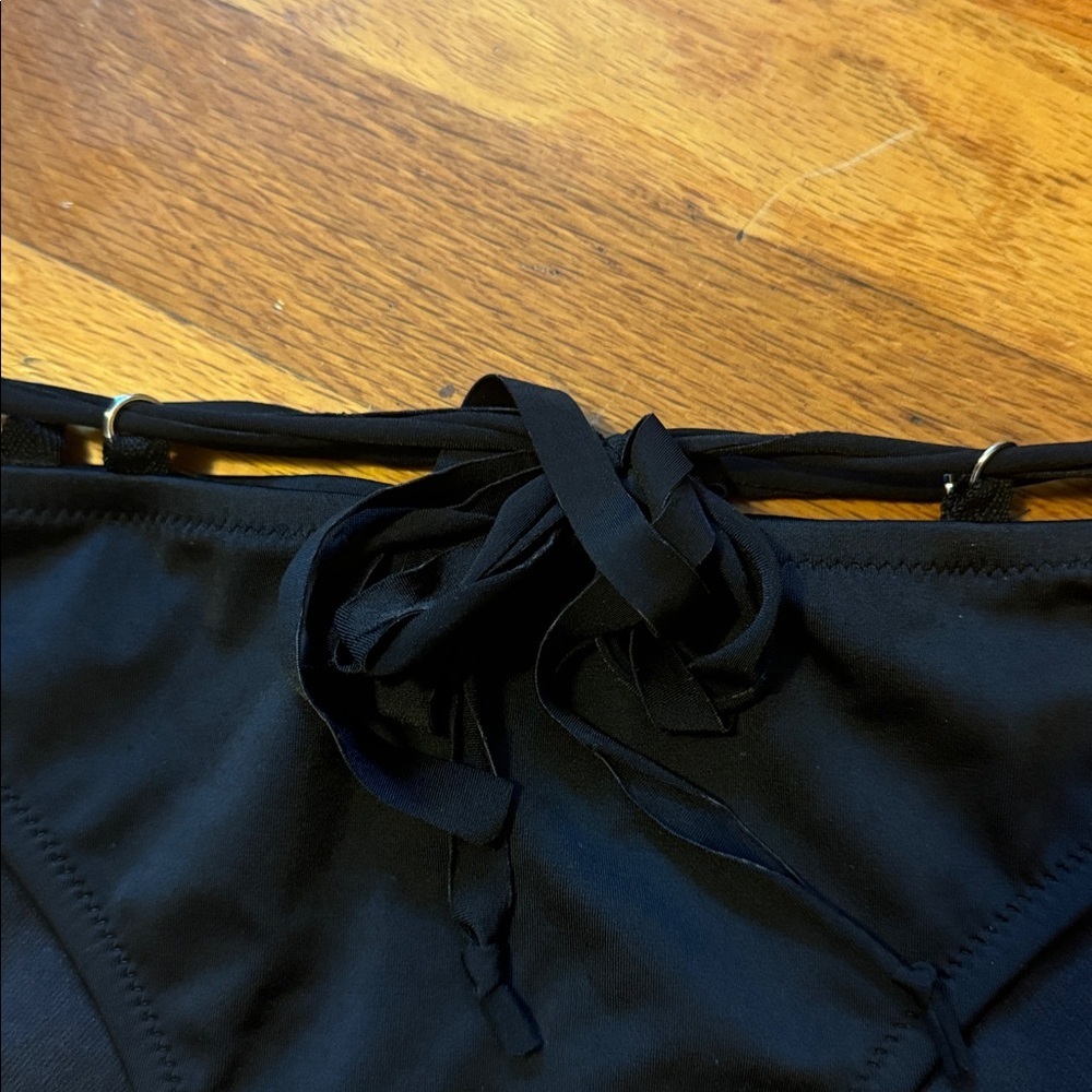Victoria's Secret Black Bikini Bottom - Picture 2 of 4